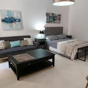 https://ivy-rooms.hotelssaintjulians.com